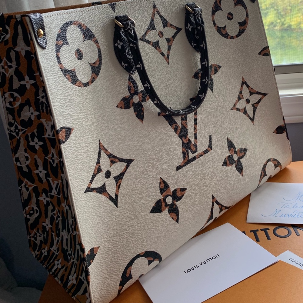 New Louis Vuitton ONTHEGO Tote - Picture 1 of 8